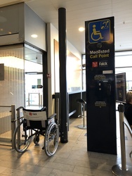 Copenhagen Airport - Terminal 2 - Toilets next to meeting point