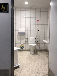 Copenhagen Airport - Terminal 2 - Toilets next to meeting point