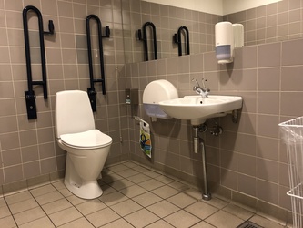 Copenhagen Airport - Terminal 2 - Toilets at P8