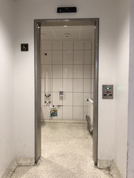 Copenhagen Airport - Toilets (after security) - at Gate 18