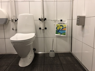 Copenhagen Airport - Toilets (after security) - next to Aamanns Cafe