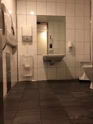 Copenhagen Airport - Toilets (after security) in Terminal 3 - next to Lagkagehuset