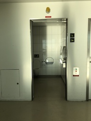 Copenhagen Airport - Toilets (after security) - at Gate F7