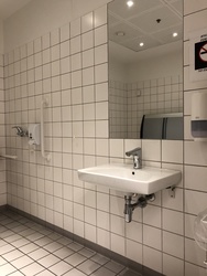 Copenhagen Airport - Toilets (after security) - in Assistancecenter