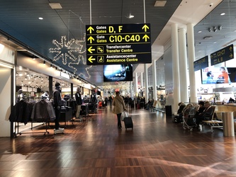 Copenhagen Airport - after security - assistencecenter